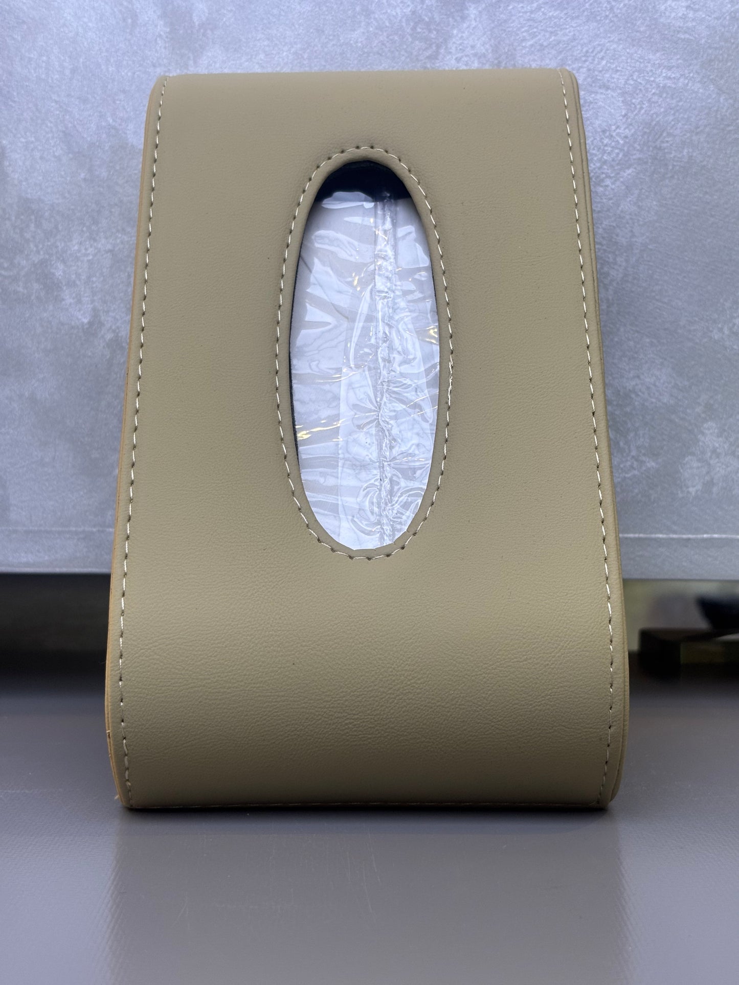 UNIVERSAL TISSUES BOX WITHOUT LOGO