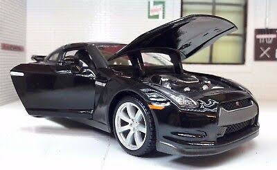 Nissan GTR 35 1/24 - Black