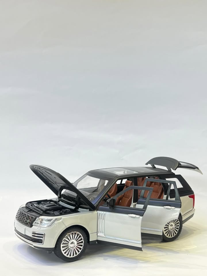 Range Rover 1:24 Scale - White/Black