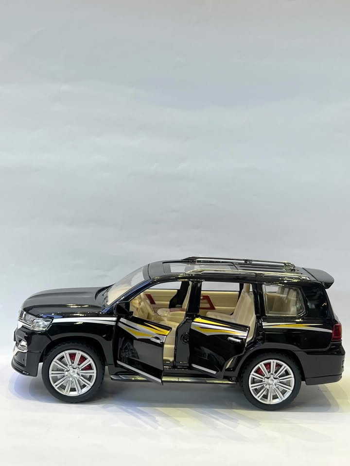Toyota Land Cruiser 2020 V8 1:24 - Black