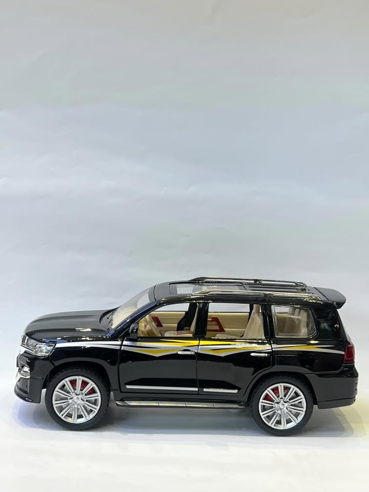 Toyota Land Cruiser 2020 V8 1:24 - Black