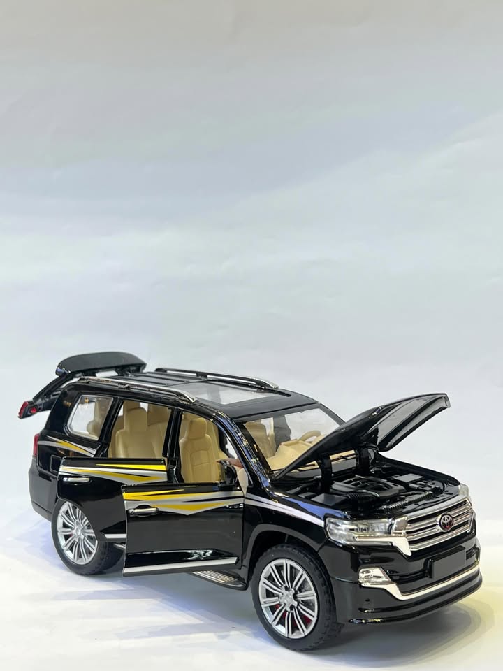 Toyota Land Cruiser 2020 V8 1:24 - Black