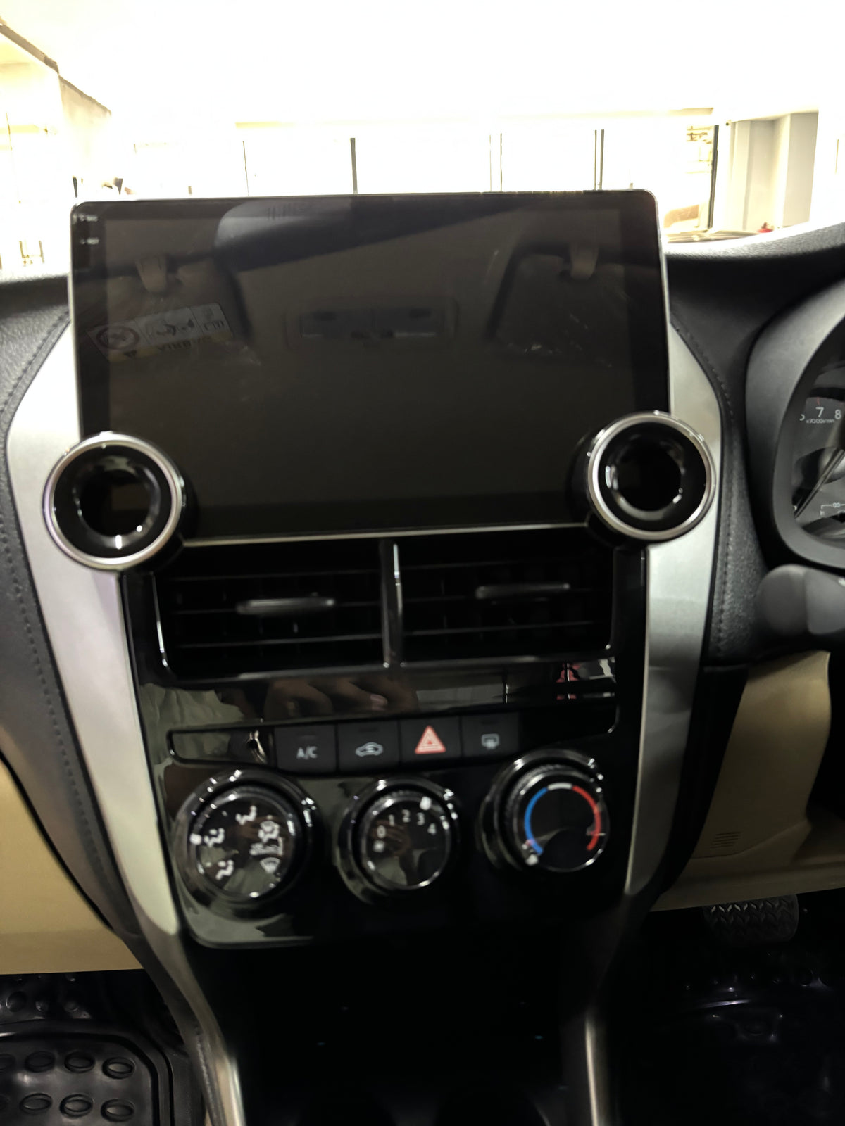 Diamond 10 Inch LCD for Car | Premium Car Multimedia Screen – MarvelX