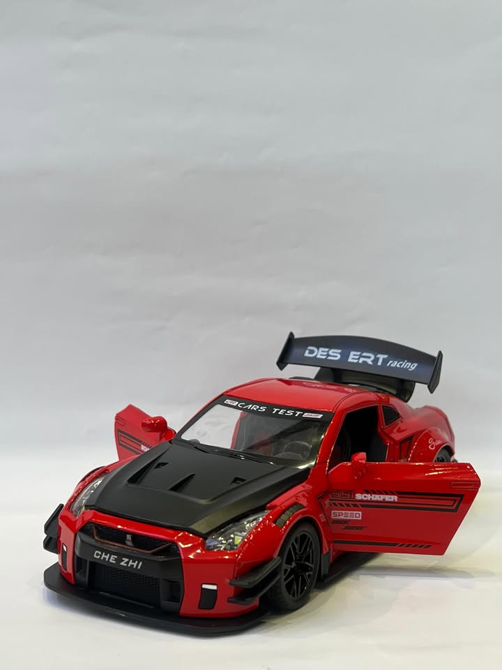 Nissan GTR 35 1/24 - Red