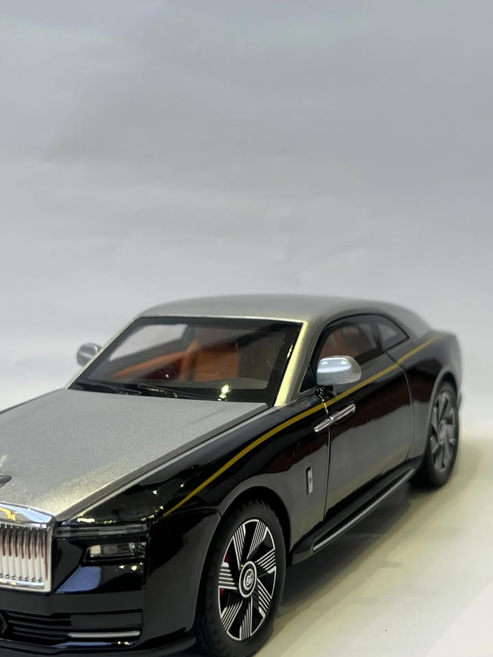 Rolls Royce Spectre 1/24 - black 2pcs