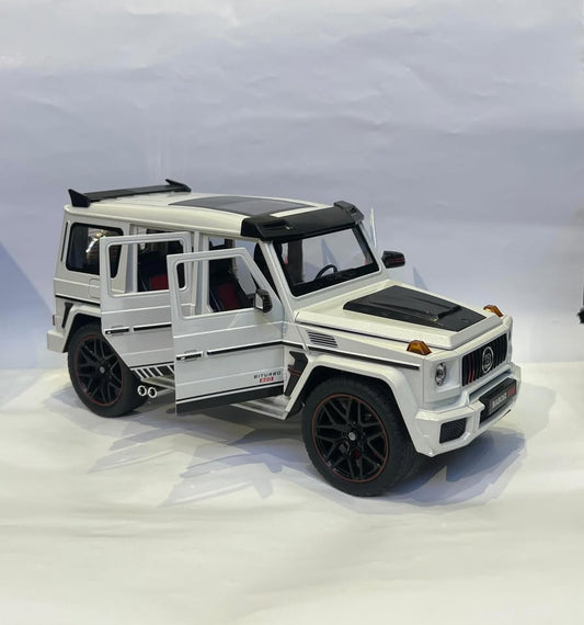 Mercedes Brabus G-800 1: 18 Big Size - white