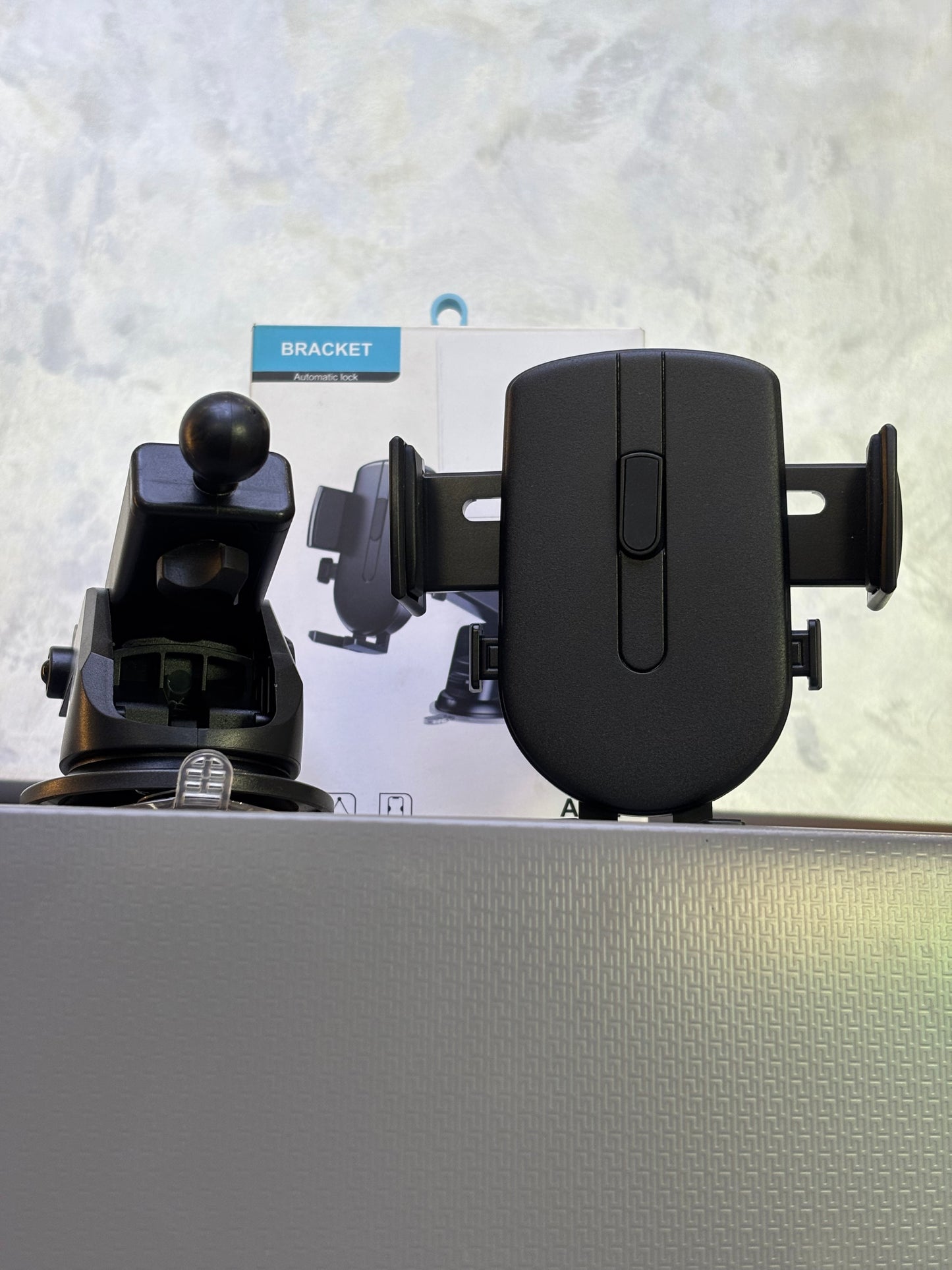 Car dashboard Mobile Mount Bracket Automatic lock