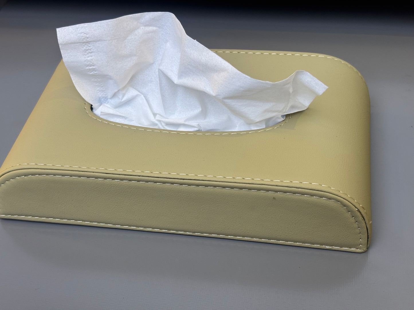 UNIVERSAL TISSUES BOX WITHOUT LOGO